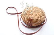 Load image into Gallery viewer, Round Handwoven Straw Bag in Natural

