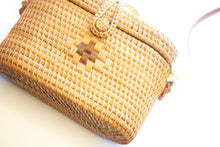 Load image into Gallery viewer, Rectangle Bow Bucket Handwoven Straw Bag in Natural
