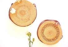 Load image into Gallery viewer, Round Patterned Structured Handwoven Straw Bag in Natural
